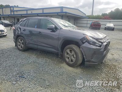 Czwarte zdjęcie samochodu z boku: 2024 TOYOTA RAV4 XLE VIN:2T3W1RFV0RC259466 - miniatura