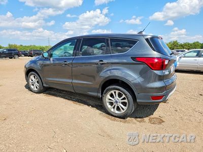 Drugie zdjęcie samochodu z przodu: 2019 FORD ESCAPE SE VIN:1FMCU9GD9KUB17694 - miniatura
