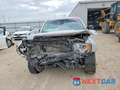 Piąte zdjęcie samochodu w środku: 2018 GMC CANYON SLE VIN:1GTH6CEN3J1228674 - miniatura