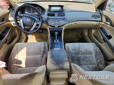 Zdjęcie 8 z 12 samochodu: 2010 HONDA ACCORD LXP VIN:1HGCP2F47AA144530 - miniatura