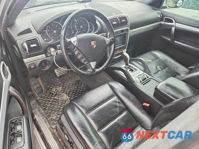 Zdjęcie 8 z 14 samochodu: 2004 PORSCHE CAYENNE TURBO VIN:WP1AC29P44LA93454 - miniatura