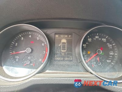 Zdjęcie 9 z 12 samochodu: 2016 VOLKSWAGEN PASSAT SE VIN:1VWBT7A35GC057396 - miniatura