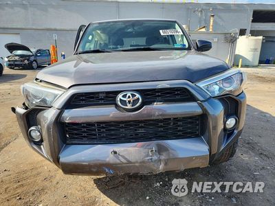 Piąte zdjęcie samochodu w środku: 2018 TOYOTA 4RUNNER SR5 VIN:JTEBU5JR5J5517527 - miniatura