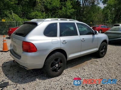 Trzecie zdjęcie samochodu z tyłu: 2004 PORSCHE CAYENNE TURBO VIN:WP1AC29P44LA93454 - miniatura