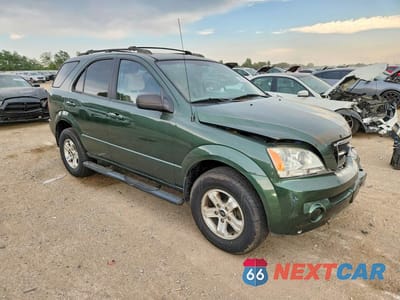 Czwarte zdjęcie samochodu z boku: 2004 KIA SORENTO LX VIN:KNDJC733445183762 - miniatura