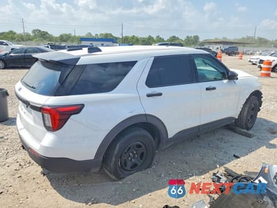 Trzecie zdjęcie samochodu z tyłu: 2025 FORD EXPLORER POLICE INTERCEPTOR VIN:1FM5K8AWXSGC23606 - miniatura