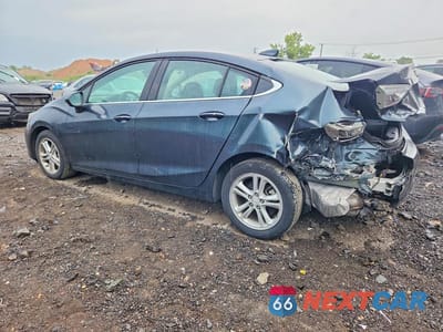 Drugie zdjęcie samochodu z przodu: 2017 CHEVROLET CRUZE LT VIN:1G1BE5SM8H7259662 - miniatura