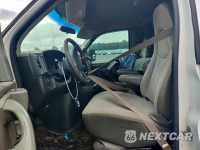 Zdjęcie 7 z 13 samochodu: 2005 GMC SAVANA G2500 VIN:1GTGG29V251251804 - miniatura
