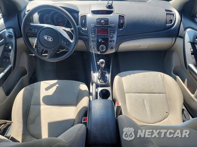 Zdjęcie 8 z 12 samochodu: 2013 KIA FORTE EX VIN:KNAFU4A22D5692449 - miniatura