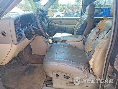 Zdjęcie 7 z 12 samochodu: 2002 CHEVROLET SUBURBAN C1500 VIN:1GNEC16Z22J227705 - miniatura