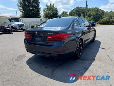 Trzecie zdjęcie samochodu z tyłu: 2017 BMW 530 XI VIN:WBAJA7C3XHG905605 - miniatura
