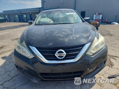 Piąte zdjęcie samochodu w środku: 2018 NISSAN ALTIMA 2.5 S VIN:1N4AL3APXJC120340 - miniatura