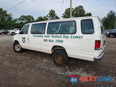 Trzecie zdjęcie samochodu z tyłu: 2013 FORD ECONOLINE E350 SUPER DUTY WAGON VIN:1FBSS3BL9DDA04711 - miniatura