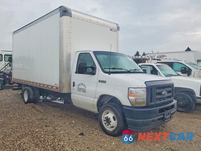 Czwarte zdjęcie samochodu z boku: 2023 FORD E450 BOX TRUCK VIN:1FDXE4FN7PDD23227 - miniatura