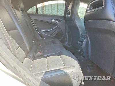 Zdjęcie 10 z 12 samochodu: 2014 MERCEDES-BENZ CLA 250 VIN:WDDSJ4EB1EN114273 - miniatura