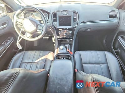 Zdjęcie 8 z 12 samochodu: 2020 CHRYSLER 300 S VIN:2C3CCABTXLH178455 - miniatura