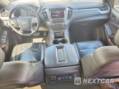 Zdjęcie 8 z 13 samochodu: 2019 CHEVROLET SUBURBAN K1500 LT VIN:1GNSKHKC3KR408801 - miniatura