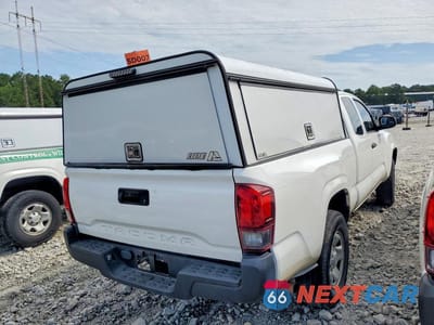 Trzecie zdjęcie samochodu z tyłu: 2018 TOYOTA TACOMA SR VIN:5TFRX5GN3JX128730 - miniatura