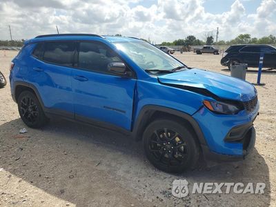 Czwarte zdjęcie samochodu z boku: 2025 JEEP COMPASS LATITUDE VIN:3C4NJDBN9ST571981 - miniatura