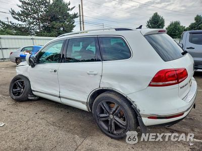 Drugie zdjęcie samochodu z przodu: 2017 VOLKSWAGEN TOUAREG WOLFSBURG VIN:WVGRF7BP3HD005668 - miniatura