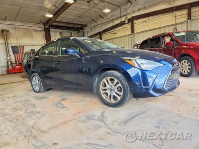 Czwarte zdjęcie samochodu z boku: 2017 TOYOTA YARIS IA BASE VIN:3MYDLBYV4HY182907 - miniatura