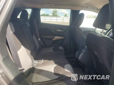 Zdjęcie 11 z 13 samochodu: 2018 JEEP CHEROKEE LATITUDE VIN:1C4PJLCX9JD588397 - miniatura
