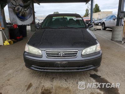 Piąte zdjęcie samochodu w środku: 2001 TOYOTA CAMRY LE V6 VIN:4T1BF22K11U967661 - miniatura