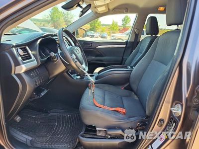 Zdjęcie 7 z 12 samochodu: 2019 TOYOTA HIGHLANDER LE VIN:5TDBZRFH6KS948628 - miniatura