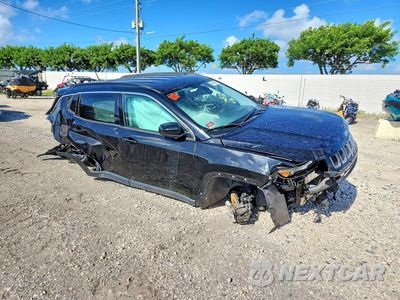Czwarte zdjęcie samochodu z boku: 2018 JEEP COMPASS LATITUDE VIN:3C4NJCBB3JT304656 - miniatura