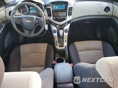 Zdjęcie 8 z 12 samochodu: 2015 CHEVROLET CRUZE LS VIN:1G1PA5SH2F7151796 - miniatura