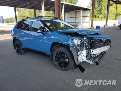 Czwarte zdjęcie samochodu z boku: 2025 TOYOTA RAV4 XSE VIN:JTME6RFV0SD573245 - miniatura
