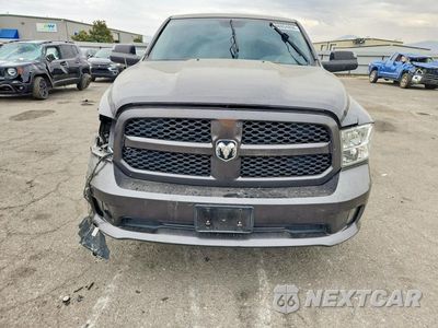 Piąte zdjęcie samochodu w środku: 2018 RAM 1500 ST VIN:1C6RR6KG6JS131991 - miniatura
