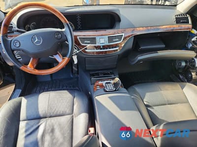 Zdjęcie 8 z 13 samochodu: 2009 MERCEDES-BENZ S 550 VIN:WDDNG71X69A260194 - miniatura