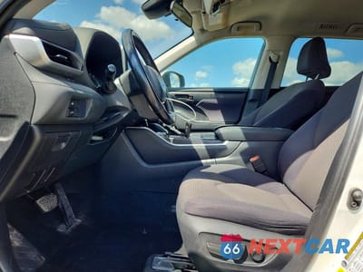 Zdjęcie 7 z 14 samochodu: 2021 TOYOTA HIGHLANDER HYBRID LE VIN:5TDBBRCH9MS518684 - miniatura