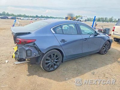 Trzecie zdjęcie samochodu z tyłu: 2026 MAZDA 3 PREFERRED VIN:JM1BPBCL8T1879199 - miniatura