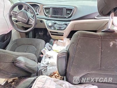 Zdjęcie 8 z 13 samochodu: 2023 CHRYSLER VOYAGER LX VIN:2C4RC1CG1PR559991 - miniatura