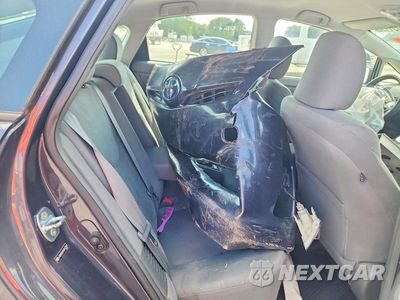 Zdjęcie 11 z 13 samochodu: 2010 TOYOTA PRIUS II VIN:JTDKN3DU9A0042340 - miniatura
