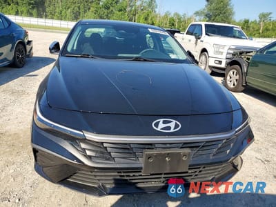 Piąte zdjęcie samochodu w środku: 2024 HYUNDAI ELANTRA SEL VIN:KMHLM4DG6RU847946 - miniatura