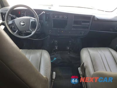 Zdjęcie 8 z 13 samochodu: 2010 CHEVROLET EXPRESS G1500 VIN:1GCUGADX1A1102462 - miniatura