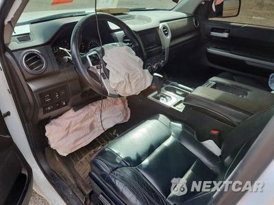 Zdjęcie 8 z 12 samochodu: 2021 TOYOTA TUNDRA CREWMAX SR5 VIN:5TFEY5F15MX299817 - miniatura