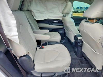 Zdjęcie 11 z 14 samochodu: 2026 TOYOTA GRAND HIGHLANDER LIMITED VIN:5TDAAAA59TS045893 - miniatura