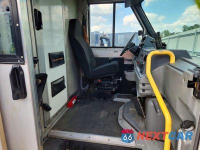 Zdjęcie 10 z 12 samochodu: 2018 ISUZU NPR VIN:JALB4T170J7W02138 - miniatura