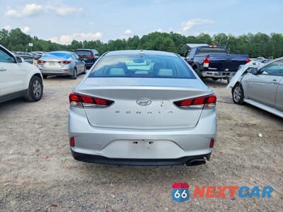Zdjęcie 6 z 12 samochodu: 2019 HYUNDAI SONATA SEL VIN:5NPE34AF7KH784450 - miniatura