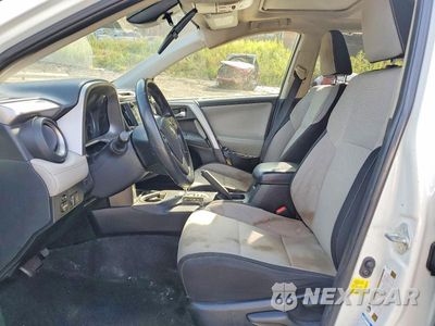 Zdjęcie 7 z 13 samochodu: 2018 TOYOTA RAV4 XLE VIN:JTMRFREV6JJ739478 - miniatura