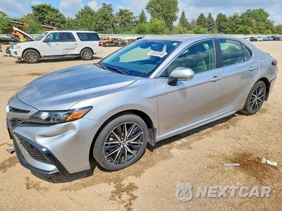 2024 TOYOTA CAMRY SE 4T1G11AK0RU887408 - główne zdjęcie licytacji z USA - miniatura