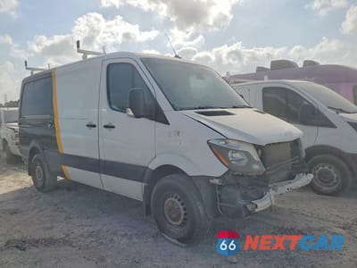 Czwarte zdjęcie samochodu z boku: 2017 MERCEDES-BENZ SPRINTER 2500 VIN:WD3PE7CD1HP538713 - miniatura