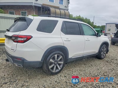 Trzecie zdjęcie samochodu z tyłu: 2025 HONDA PILOT TOURING VIN:5FNYG1H78SB120347 - miniatura