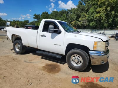 Czwarte zdjęcie samochodu z boku: 2010 CHEVROLET SILVERADO C2500 HEAVY DUTY VIN:1GC3CVBG4AF155225 - miniatura