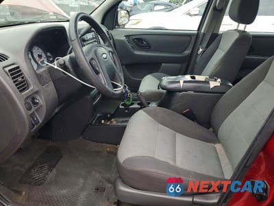 Zdjęcie 7 z 13 samochodu: 2004 FORD ESCAPE XLS VIN:1FMYU02154KA21218 - miniatura