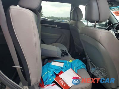 Zdjęcie 11 z 13 samochodu: 2014 KIA SORENTO LX VIN:5XYKT4A73EG477350 - miniatura